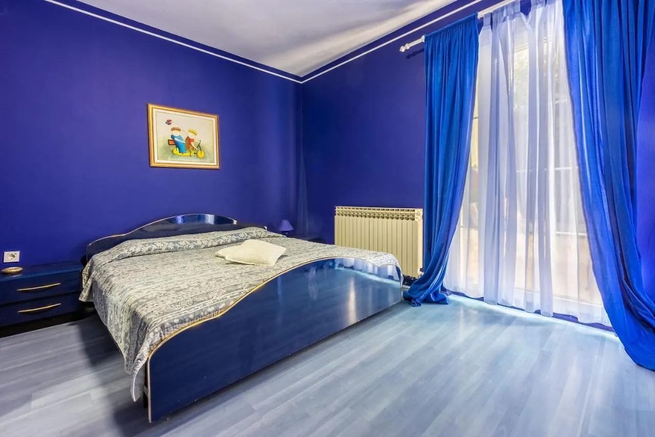 Apartments With A Parking Space Banjole, Pula - 14391 0*,  Croatia
